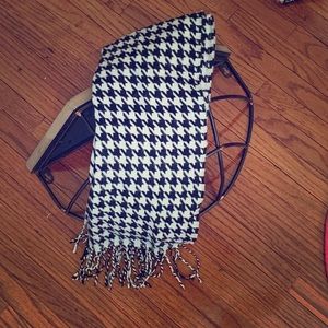 Houndstooth Scarf